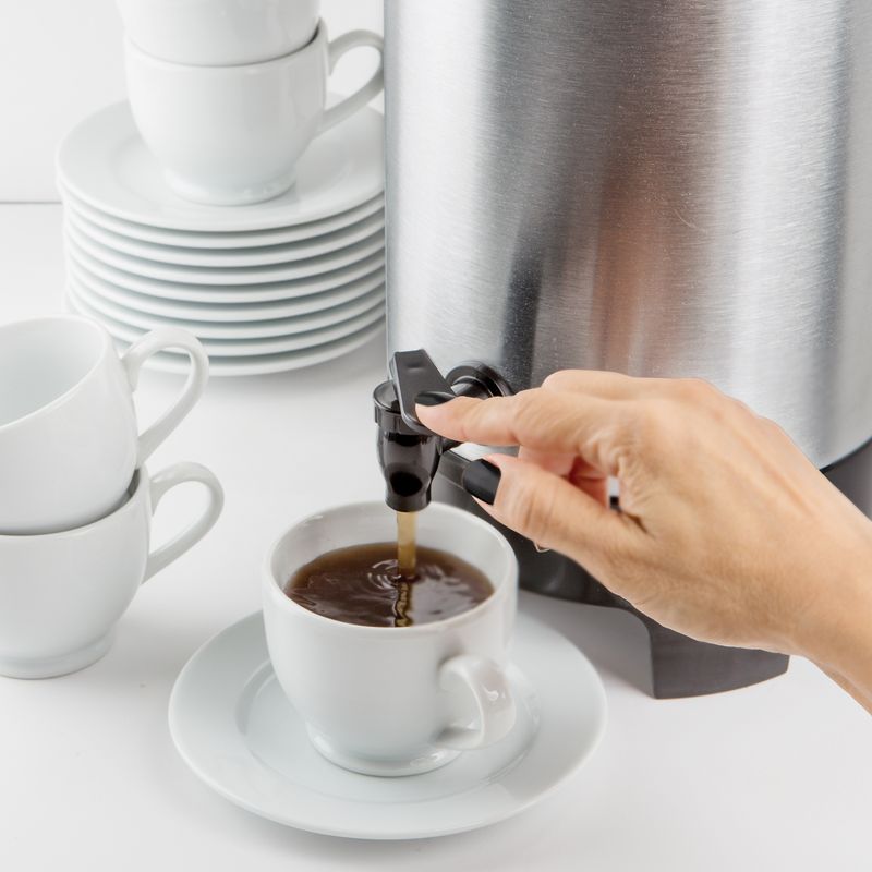 Cafetera Black&Decker para 40 Tazas CMU4010
